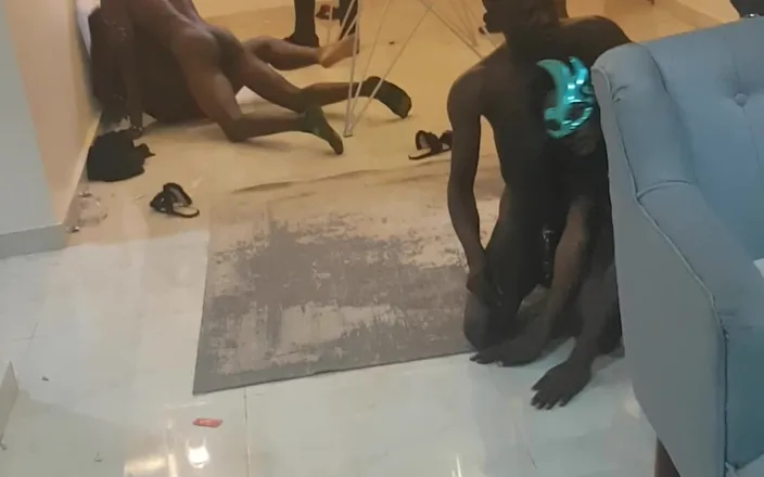 Funfor10k straight videos only: The Making of Sitting Room Orgy Bts