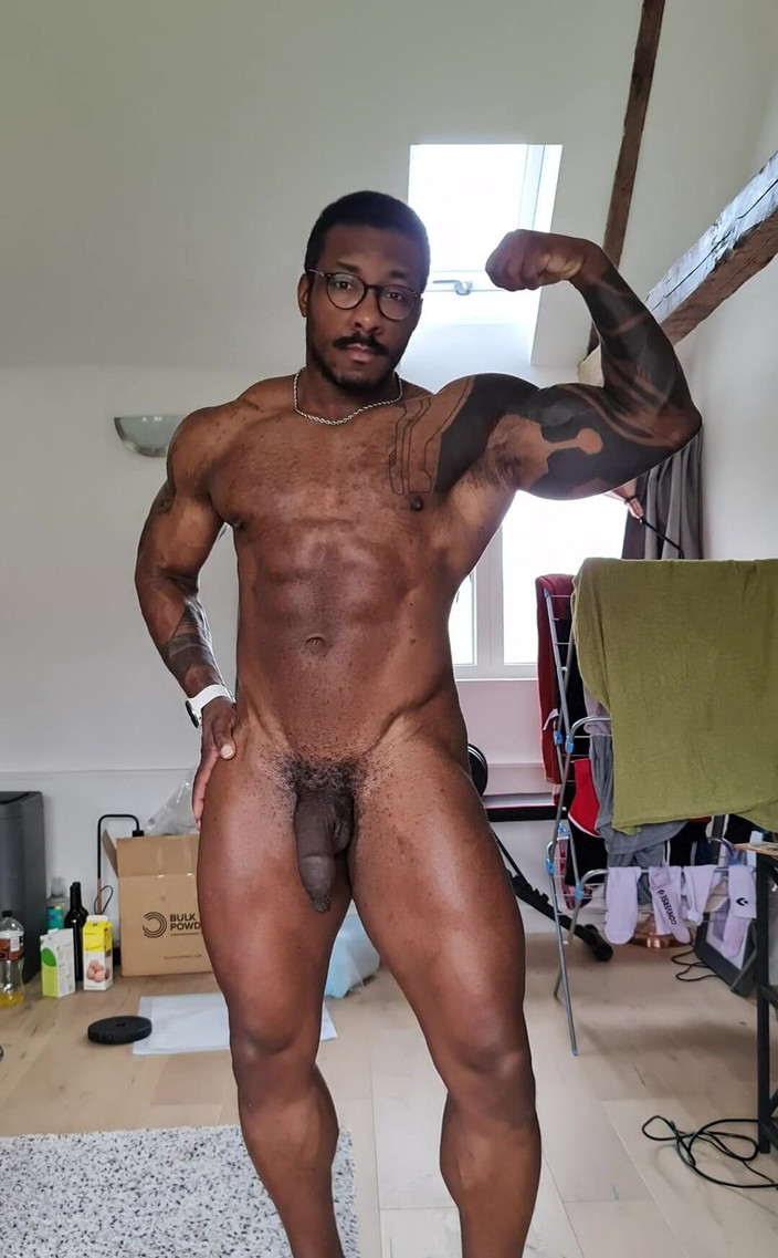 Amadeus: Позирует тренеру