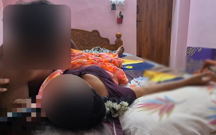 Black & white desicat: साड़ी में सेक्सी पड़ोसी पत्नी श्रीजा की चूत में उंगली और अच्छी चुदाई