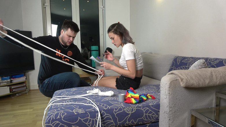 Latina Fetish: Lilly: Chůva je svázaná těsnou, ponožkou roubíkem a svázaná! (4k)