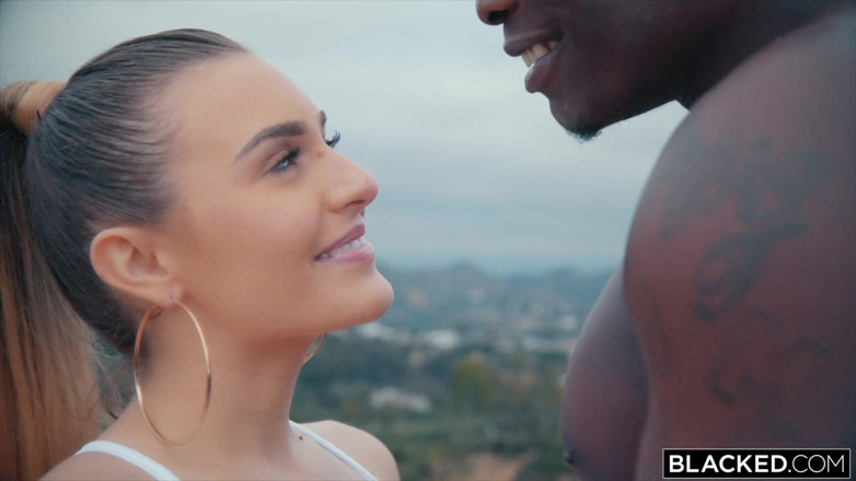 Blacked: Blacked - modelo apertada não tem tempo para nada além de...
