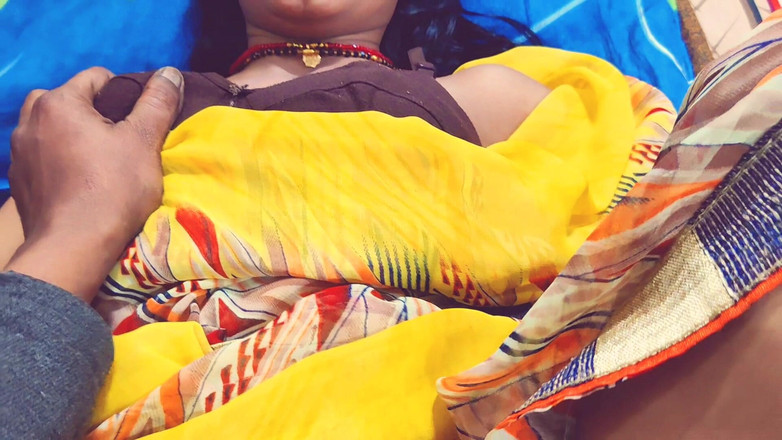 BadAim6: Büyük üvey kız kardeşim kızdı, tek kişilik yatağı paylaştık, tam Hintçe...