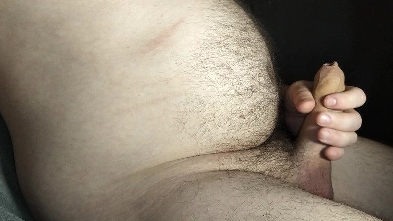 Uhri: Sin cortar gordito gay se masturba y corrida