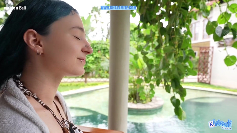 Khalamite: Bali'de onu götten sikiyor - Fransız alt vlog - ingilizce altyazı