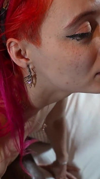 Notre Ami Finis Horns Nous a Surpris En Train De Baiser Sa Copine Noochka Dès Son Réveil !!