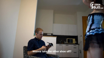 Czech Soles - foot fetish content: Soukromá tanečnice a její velké sexy uctívání nohou