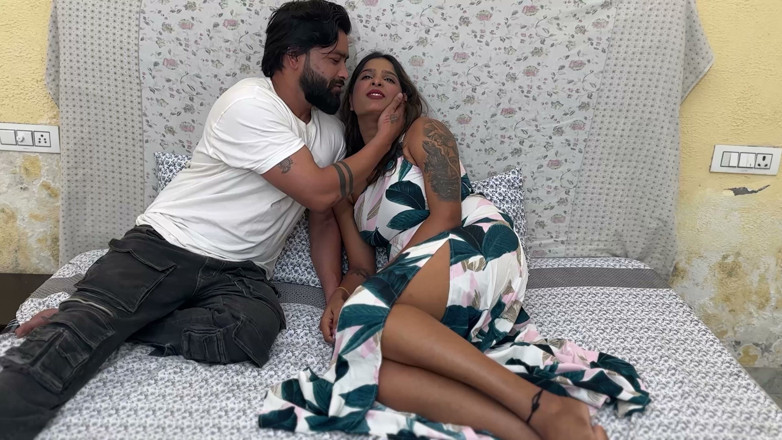 Hottylady: Vecinul face sex cu o indiancă desi bhabhi sexy - sunet...