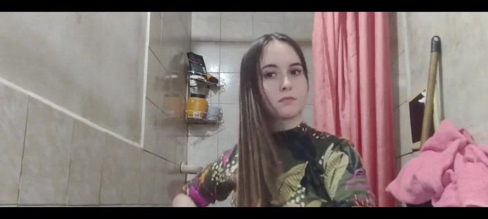 RavenHearth666VIP: 髪をとかすのが大好きです