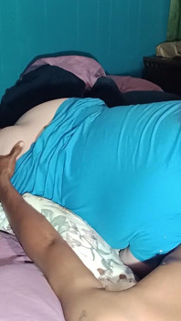VEDERE LA PERSOANA 1 de un fund fin alb gras cu cur alb alb, adânc în gât că pula pentru spermă a lua cuz nebun vrea gust-o, toate în gât ce o doamnă