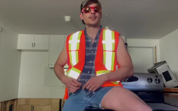 Rocky Vallarta: Blue Collar Fucked by Landlord