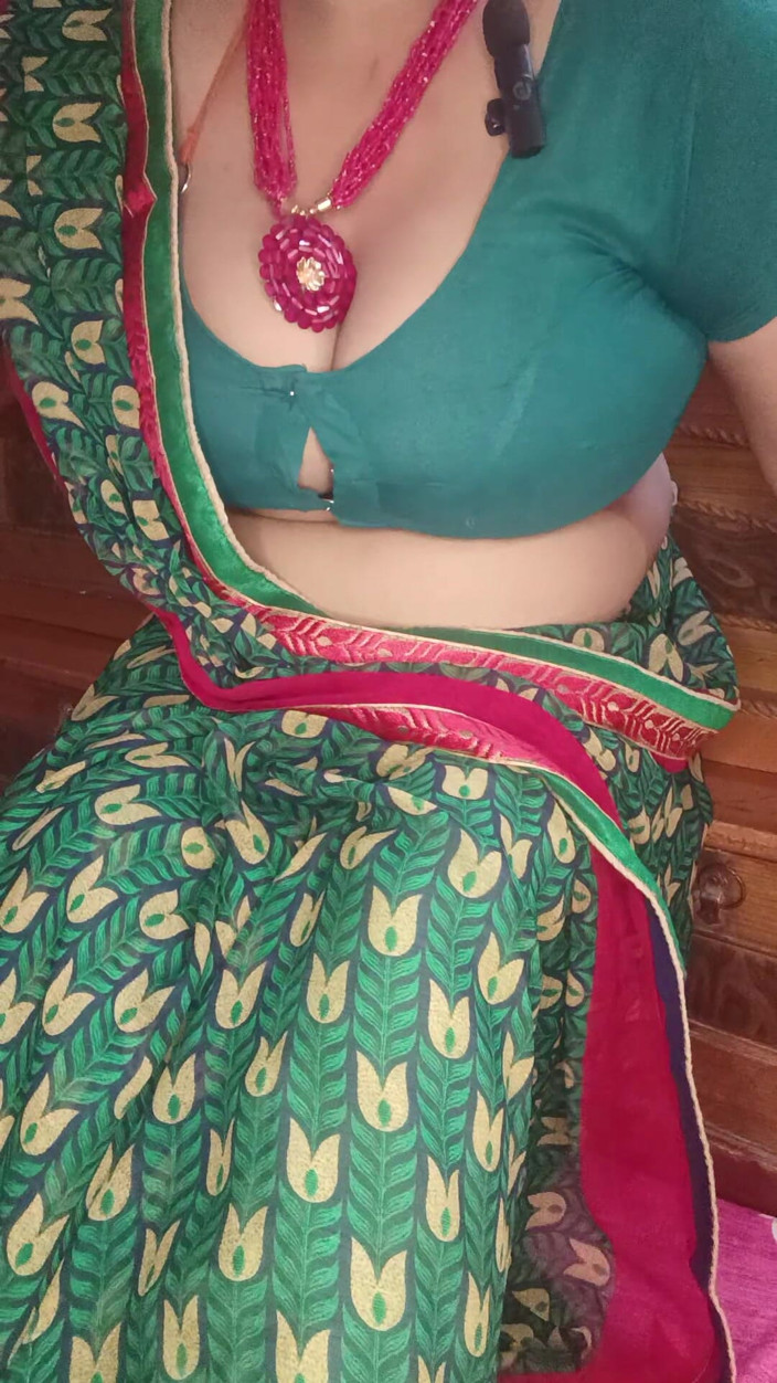 Kavita suman: Quiero una gran polla negra. India grandota esposa en sari,...