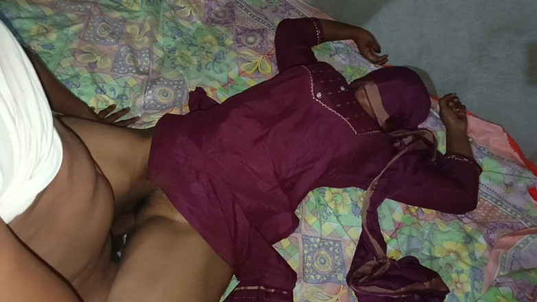 Kavita69: Perfekte Brüste an Dieser Atemberaubenden Rothaarigen MILF