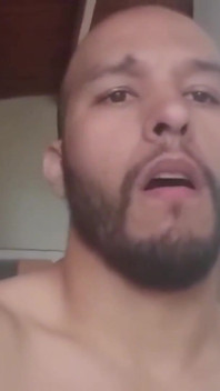 Ik zie mijn stiefzus onder de douche en neuk haar. Het is zo lekker om je stiefzus te neuken.