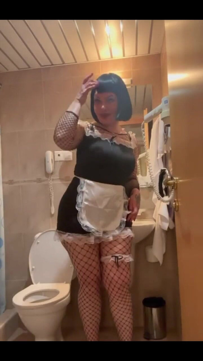 KarmenMilf: Nowy obraz pokojówki