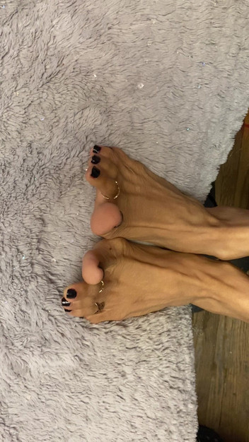 Naelor: Black Kuku Polish Sy Tiny Feet Dengan Jari Kaki Panjang...