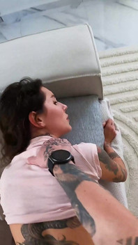 Seksi minyon amcık ghomestory'ini sikiyorum