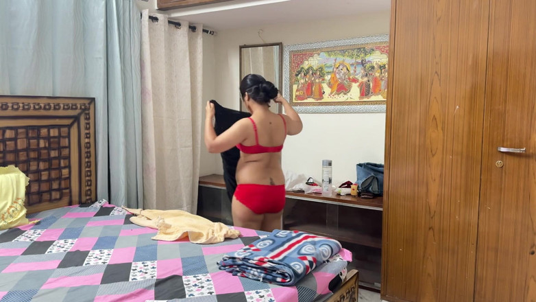 Hoty natasha: Devar Gives Surprise to Her Bhabhi