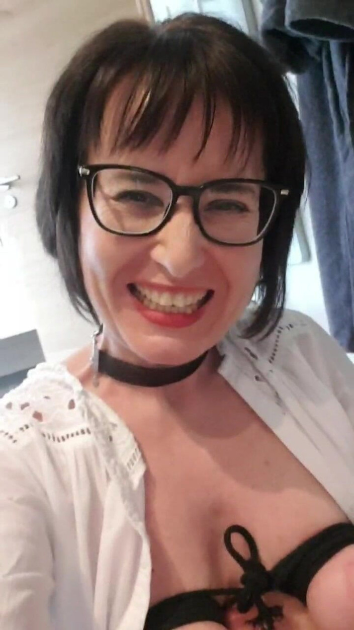 JulieEroticDress: Triologi orgasme, tamparan, muncrat