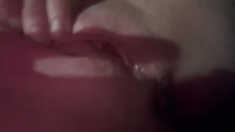 Kendra 69: Hraní s mojí těsnou bílou kundičkou