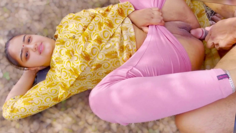 Your_aisha: desi pyari littlestepsister seks apne sautele bhaee ke saath jab...
