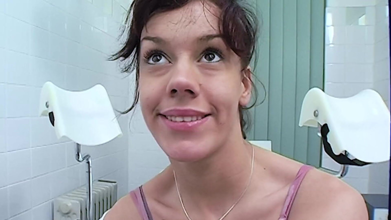 Sextermedia by Pete: Marie doit aller chez le gynécologue