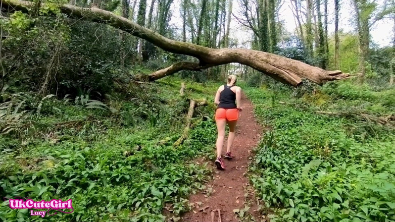 UKCuteGirl Lucy Lauren: Ich musste draußen weinen, während du zuschaust: verzweifeltes joggen
