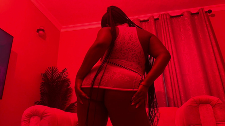 THEKENYANXXX: Kami dientot habis-habisan di kamar merah
