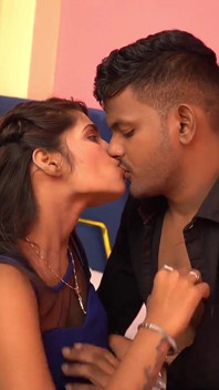 Bekas Mengongkek Seorang Lagi Awek Cantik Dan Comel Di Hadapannya! Indian Hot Sex