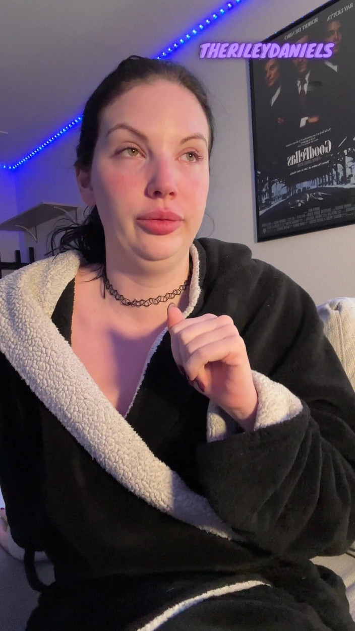 Riley Daniels: 即兴打喷嚏健身