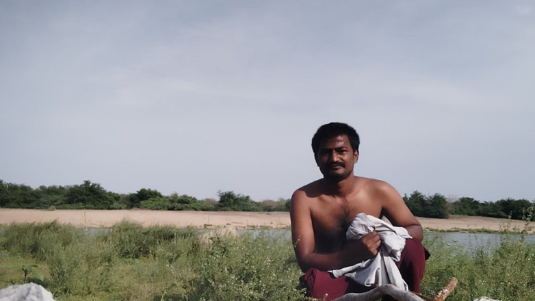 KUMBHA MANOJ KUMAR: Xhard - partenaire parfaite pour se faire éclabousser en douceur