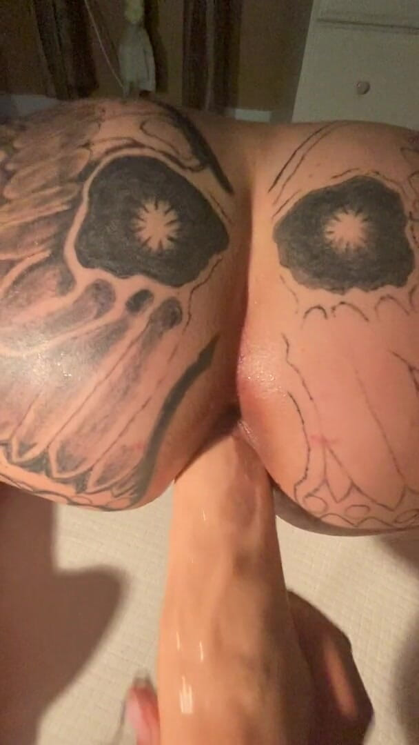 MzKiTTy91: Pawg wife rides on 12 inch monster cock