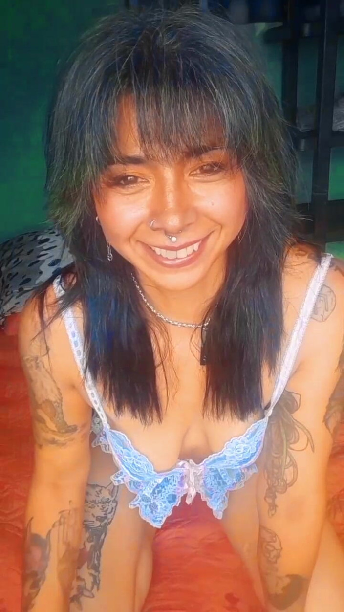 Casia Castro: Morning cigarrete