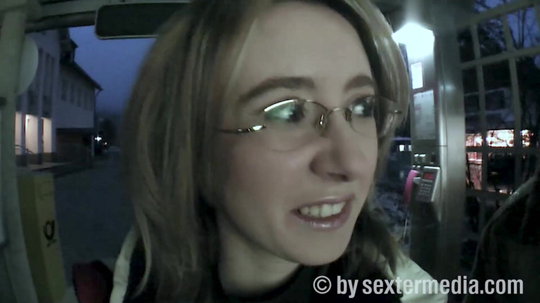 Sextermedia by Pete: Волохату кітті трахають двоє хлопців