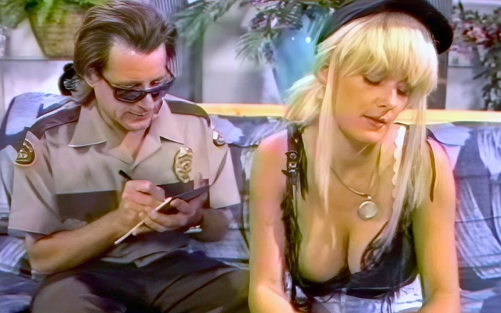 Fohishalarning yaqindan olingan videosi