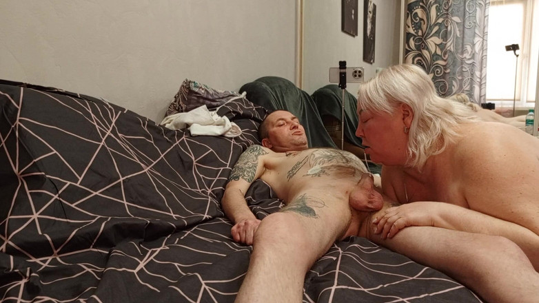 Zona901: După o muie, ejaculez în gura vecinului meu