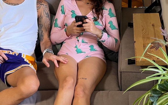 WhiteRabbit Prod: Jsem stále panna! a ty jsi můj nevlastní bratr! Tabu...