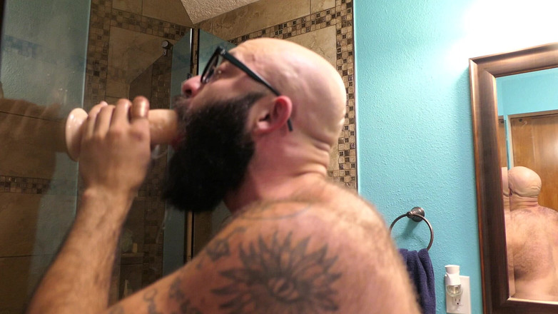 TripleXTransMan: Entraînement à la gorge profonde