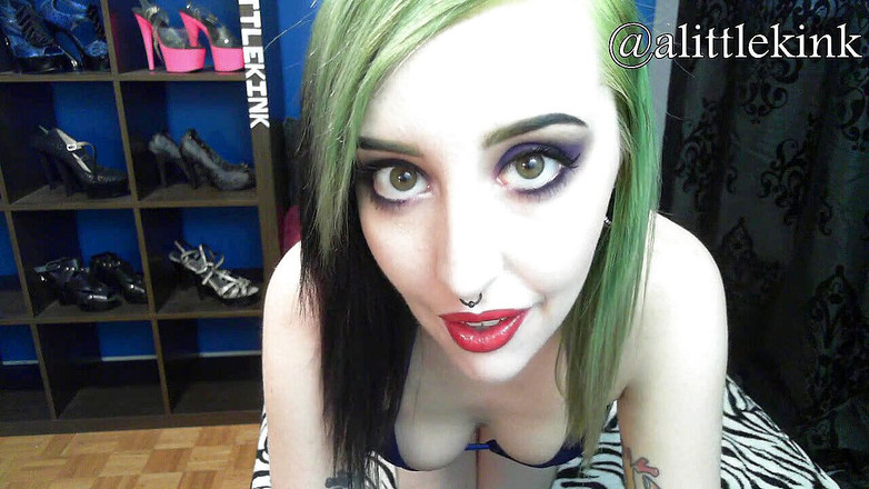 Miss Faith Rae: Eier ablassen, lutschen und ficken