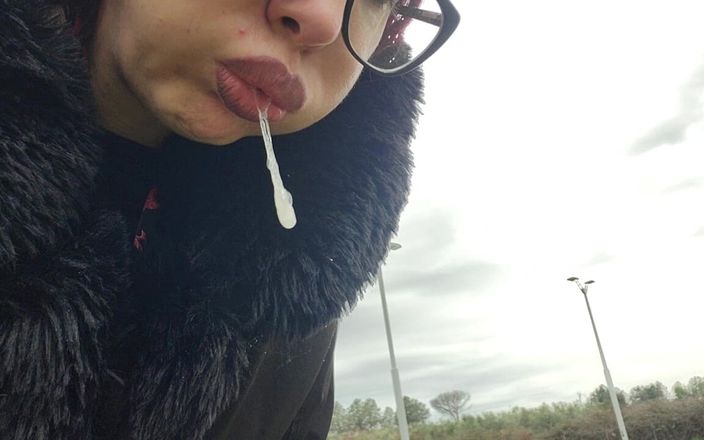 savannahamatoriale: Ogromne burpsy z zmysłowych ust Lavinia Outdoor