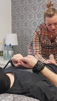 Betrügende Ehefrau Fickt Nachbar - Ehemann aß Sein Sperma Aus Kondom Und Eigenem Sperma Zum Nachtisch