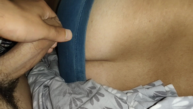 Pamela Show: Un travesti se branle avec son copain