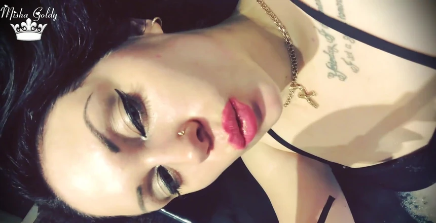 Goddess Misha Goldy: Supune-te Mie și vei găsi fericirea pe care o căutai