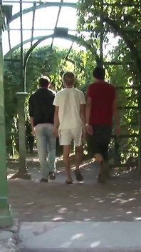 Video esclusivo bareback: sesso anale a tre con ragazzi fantastici desiderosi di cazzo