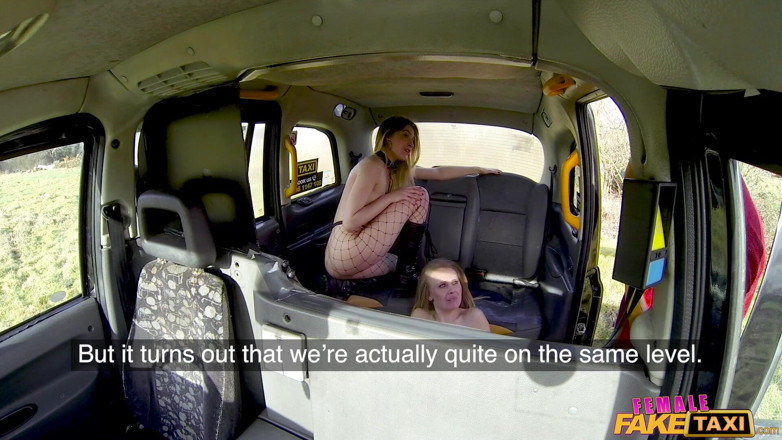 Female Fake Taxi: Vrouwelijke nep-taxi - hete taxi trio creampie-wedstrijd