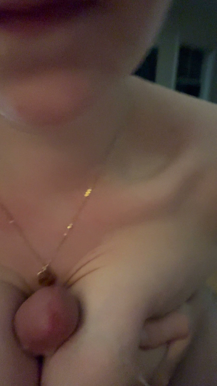 BeautfiulBJ25: ชักว่าวที่น่าทึ่งจากเมียรุ่นแม่น่าเย็ด
