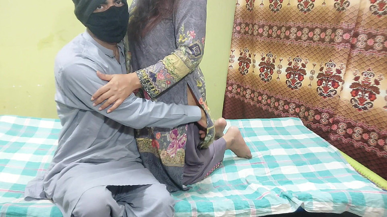 Pakistani CoupleX: インドの巨根カップル後背位スタイル自家製