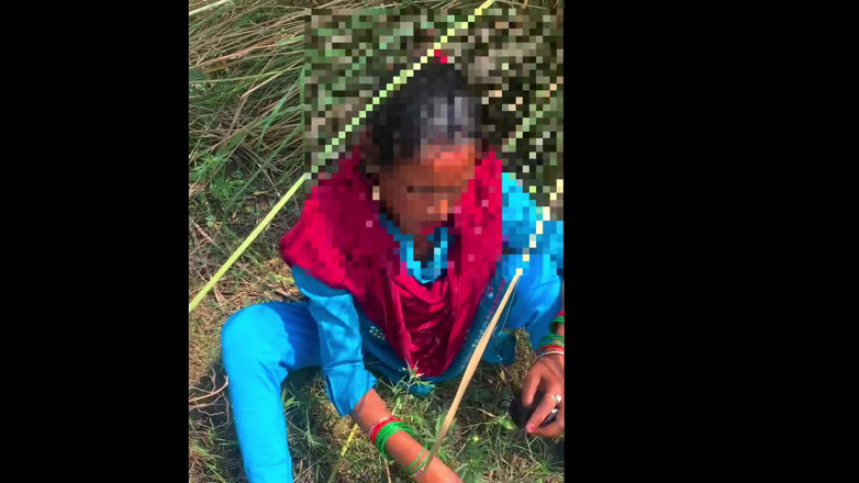 fullyloadedvid: Hintli kadın ormanda seks yapıyor