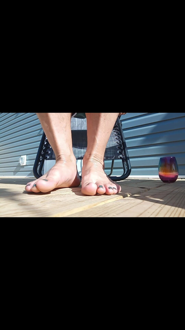 Midsouth Foot Fetish: 另一部关于我的脚和鸡巴的视频。