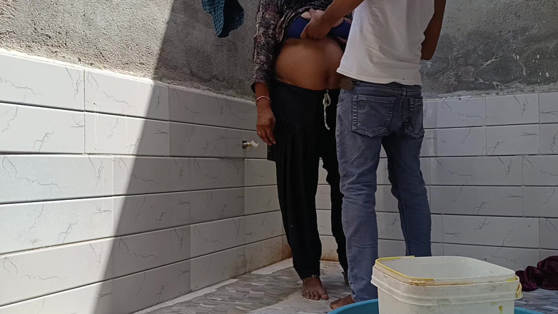 Bhabhi UP: Suami telah keluar