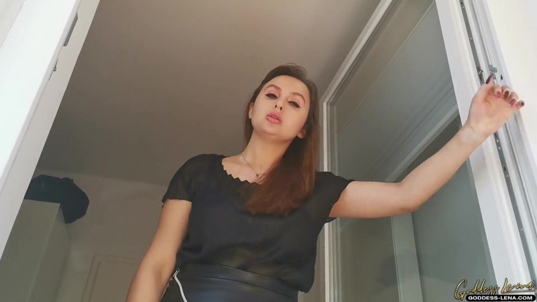 Goddess Lena: Tesão pelo meu cuspe
